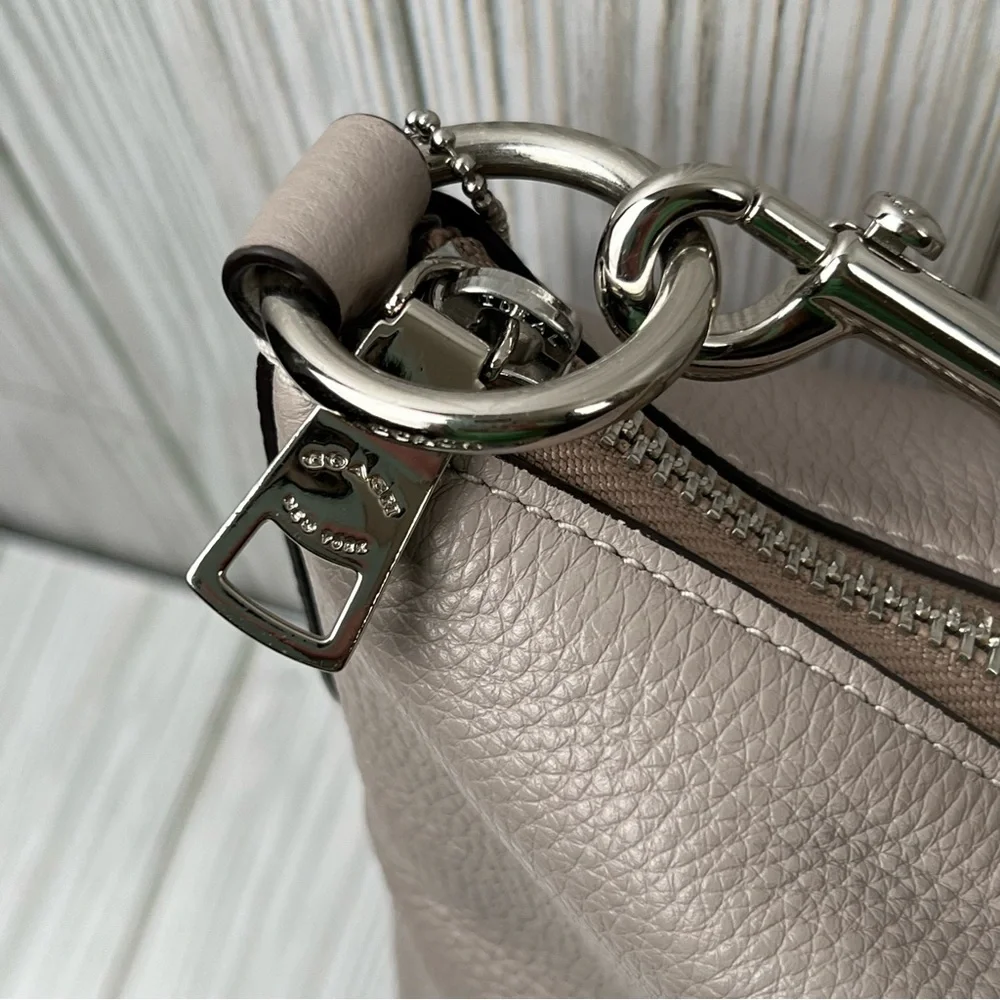 Coach Abby Duffle Chalk Soft Pebbled Leather Shoulder‎ Bag F31507 - Picture 3 of 9